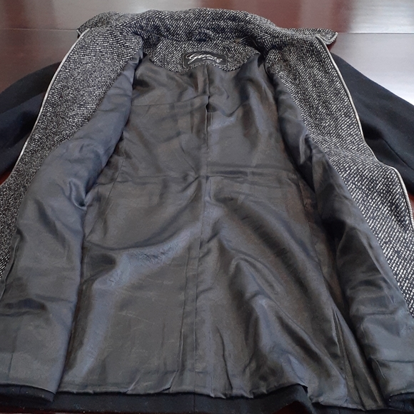 Guess Full Zip Fitted Car Coat Size Medium - Picture 6 of 8